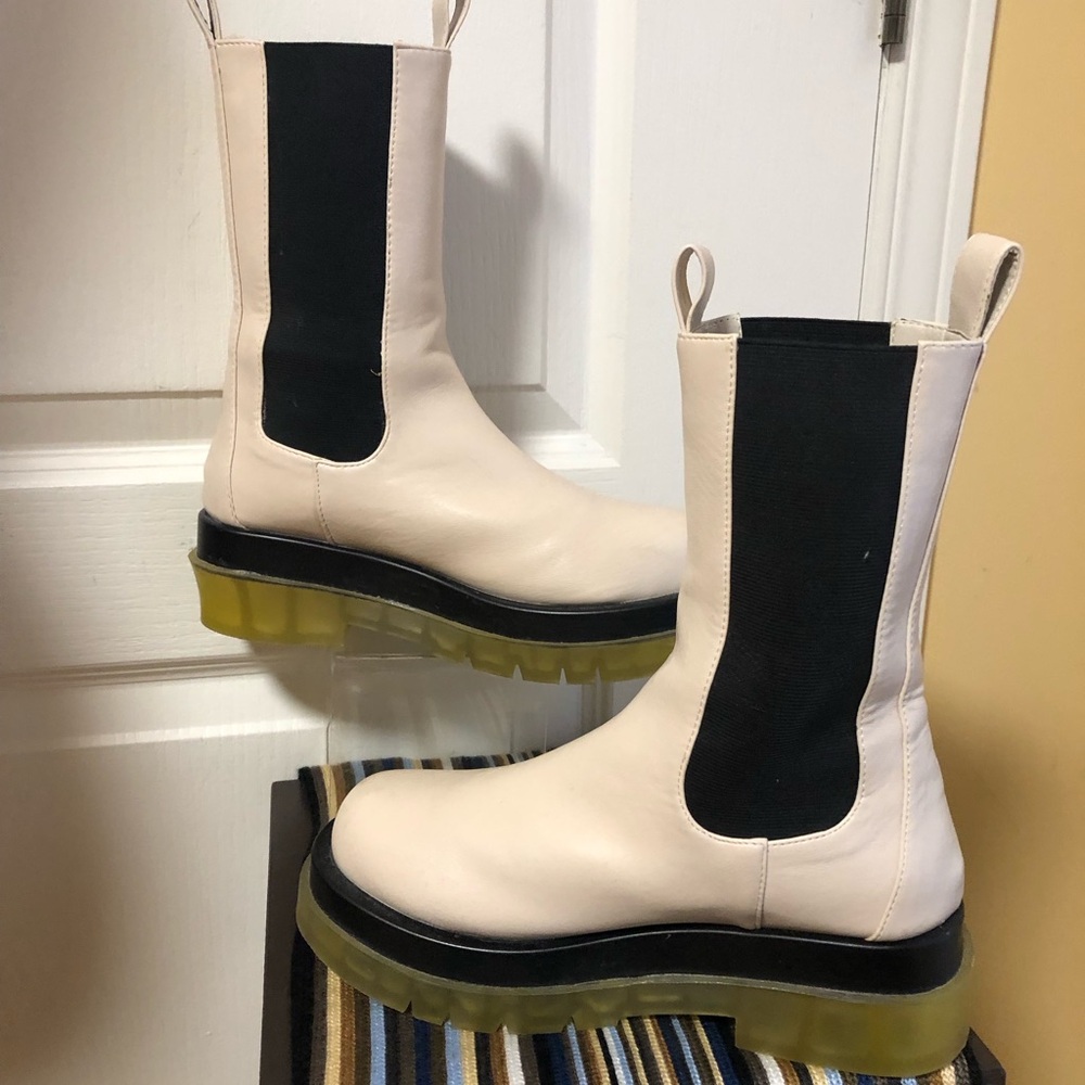 Nasty Gal Cream Chelsea Boots Yellow Lug Sole